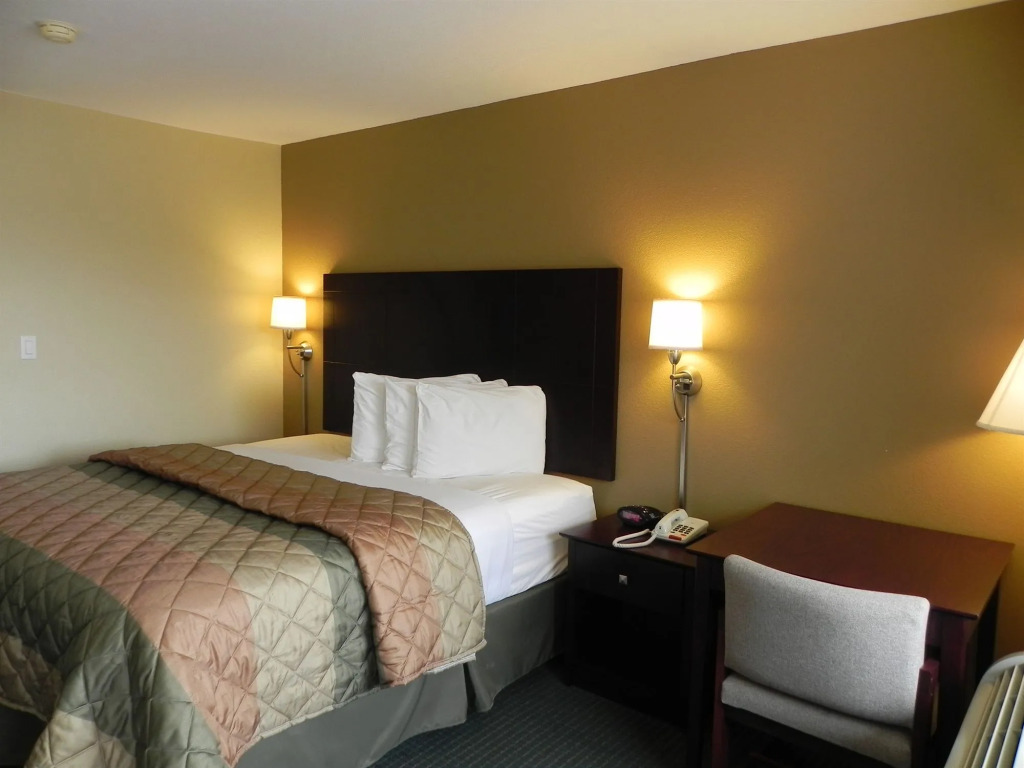 Relax Inn and Suites Kuttawa Eddyville
