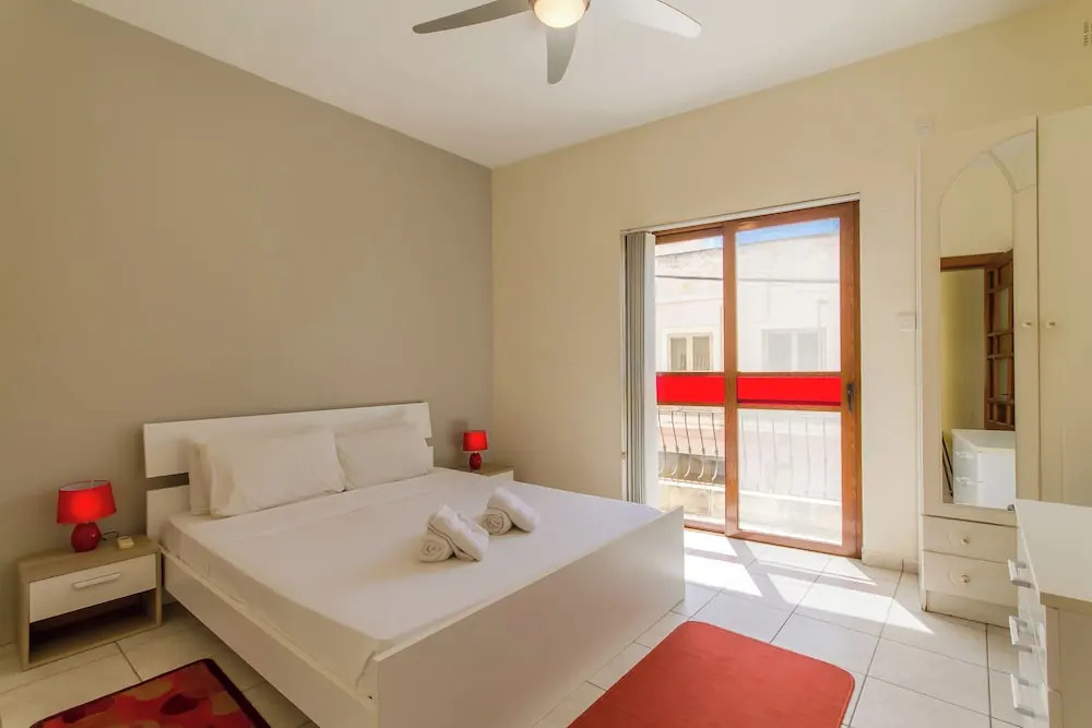 Well Located Townhouse & Courtyard Kalka