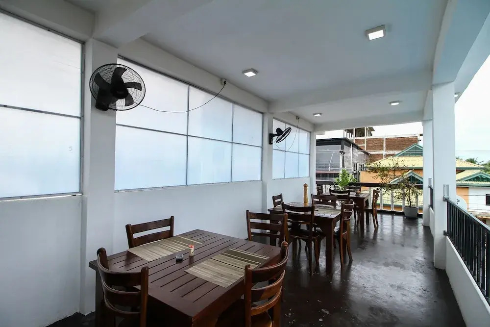 OYO 338 Deep Sea Resort