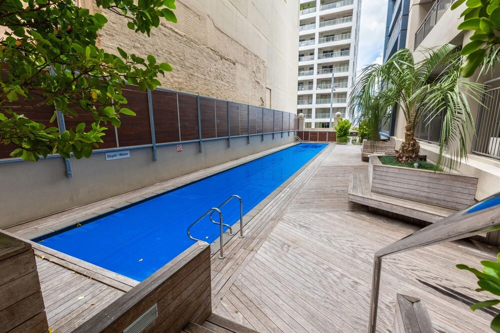 Cosy Two Bedroom in CBD with Pool