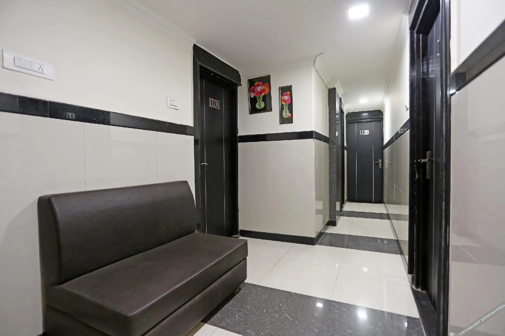 OYO 9050 Hotel Saya