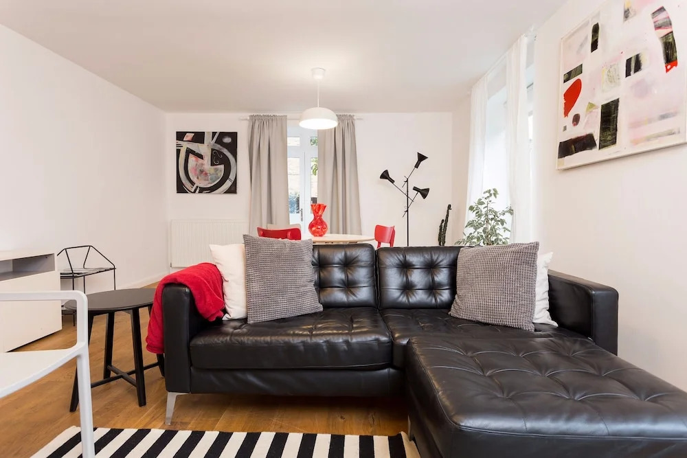 3 Bedroom Flat next to Victoria Park Sleeps 6