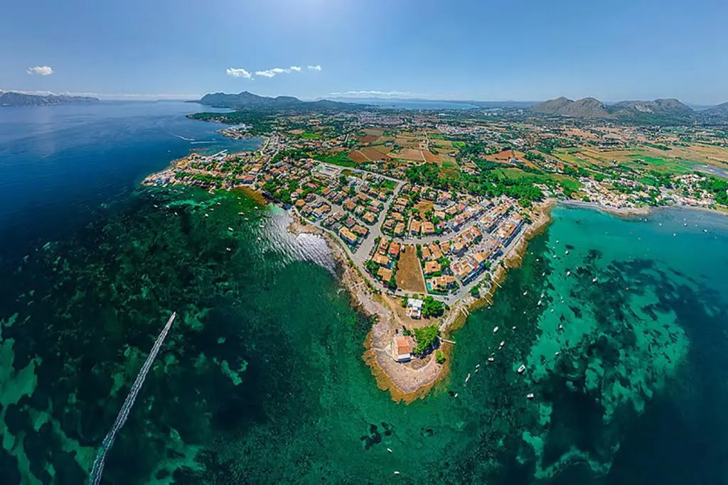 Villa Jazmin for 8 with swimming pool and beach views