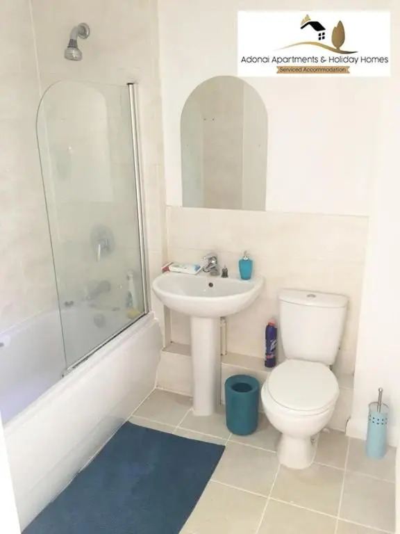 2 Bedroom Apartment at Dagenham , Adonai Serviced Accommodation, Free WiFi and Parking