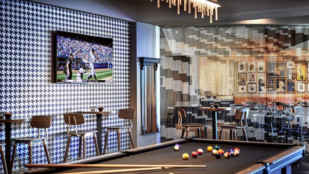 Renaissance Los Angeles Airport Hotel