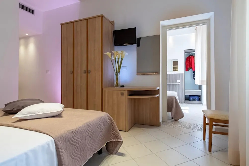 Hotel Mocambo Riccione CENTRALISSIMO AL MARE