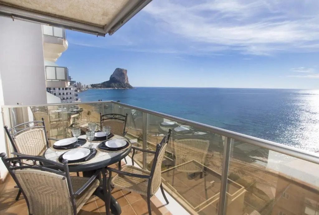 Apartamentos Albamar II
