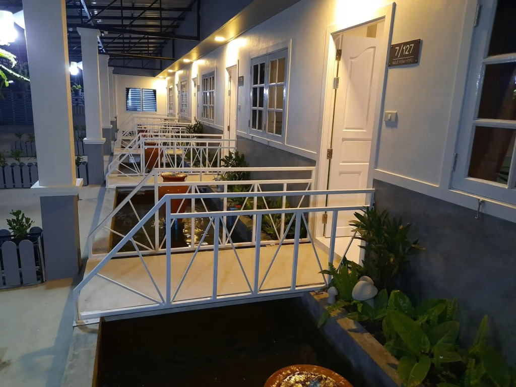 Fancy Carp Resort Hua-Hin