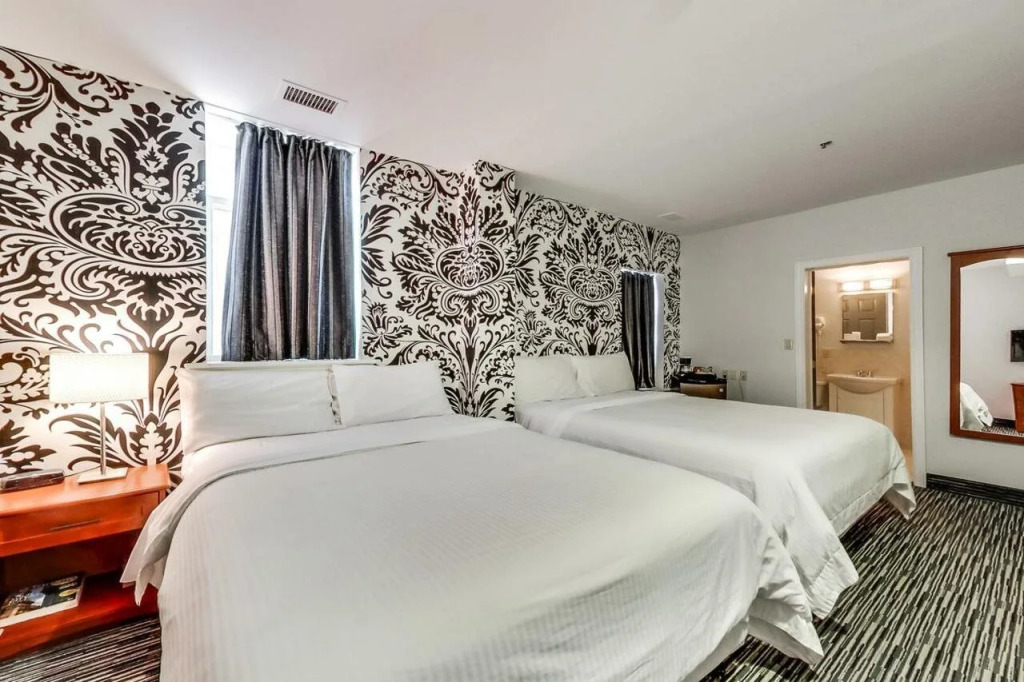 Isabella Hotel & Suites