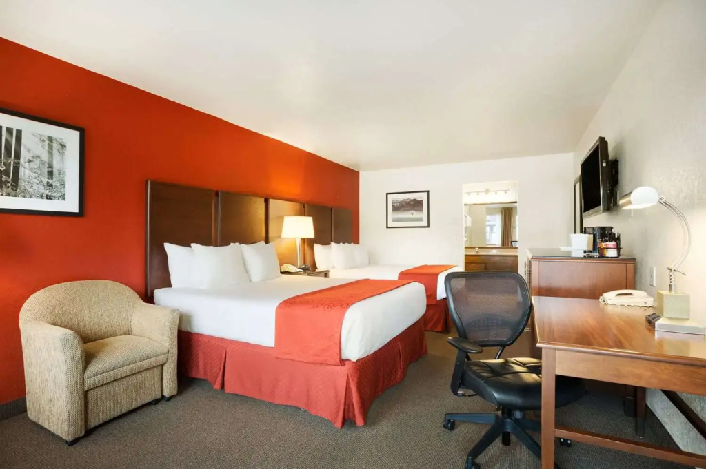 Ramada by Wyndham San Diego North Hotel & Conference Center