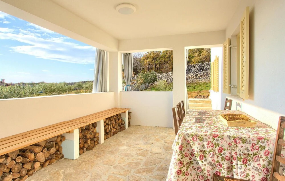 Amazing Home in Vrh With 1 Bedrooms, Wifi and Outdoor Swimming Pool