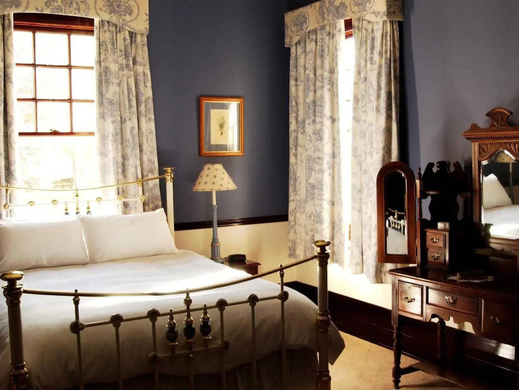Petersons Armidale Winery and Guesthouse