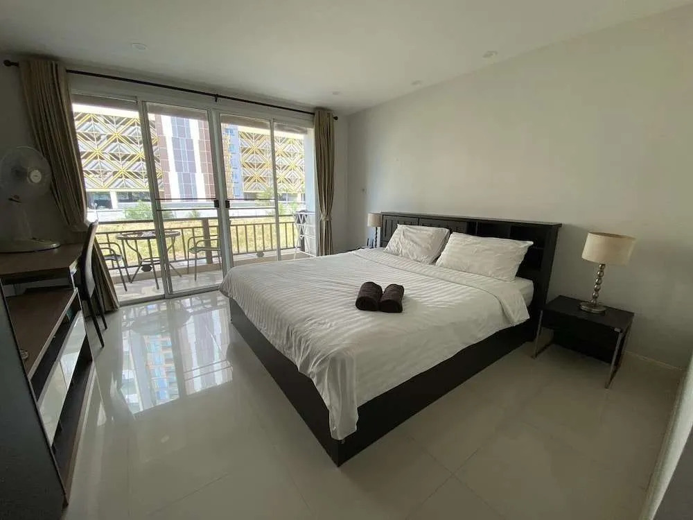 Jomtien Beach Penthouses Condo