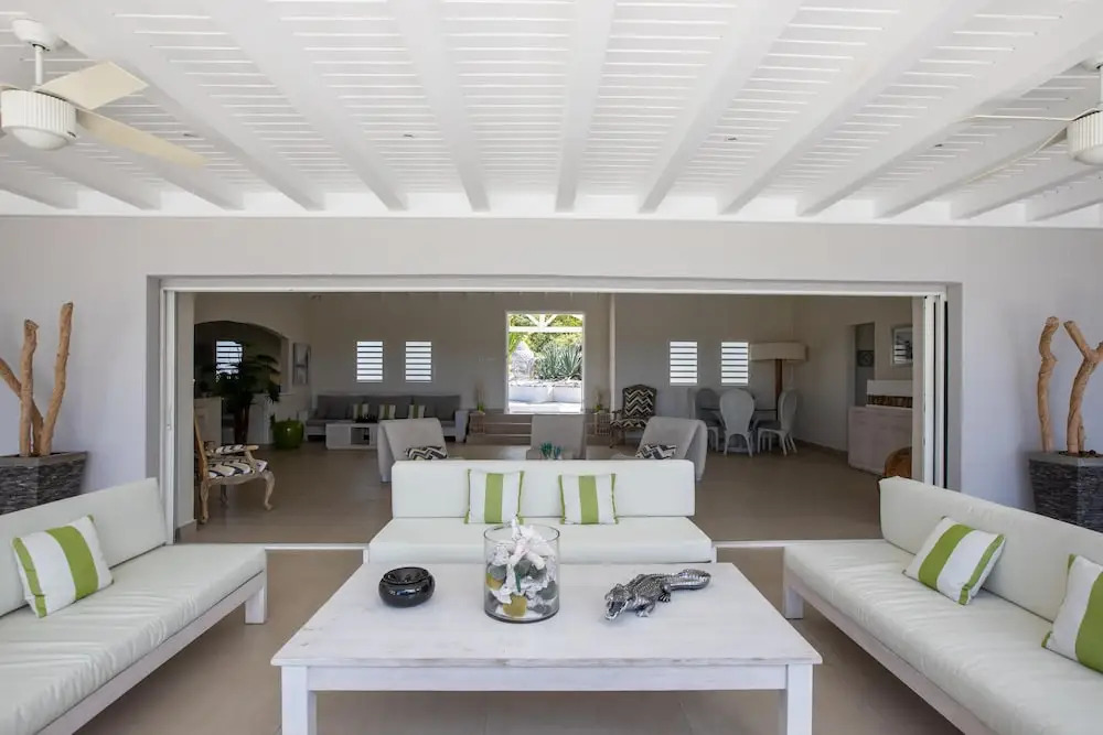 Walk to the Beach! Fabulous Villa With Huge Heated Pool, AC, Free Wifi, Ideal for Groups