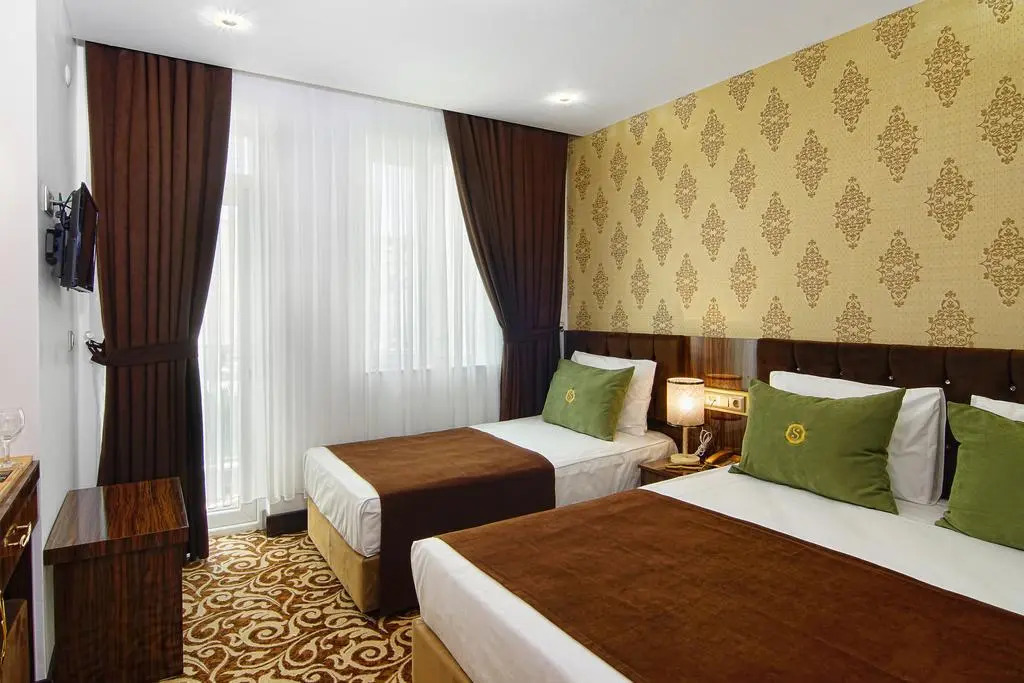 HOTEL S WHITE