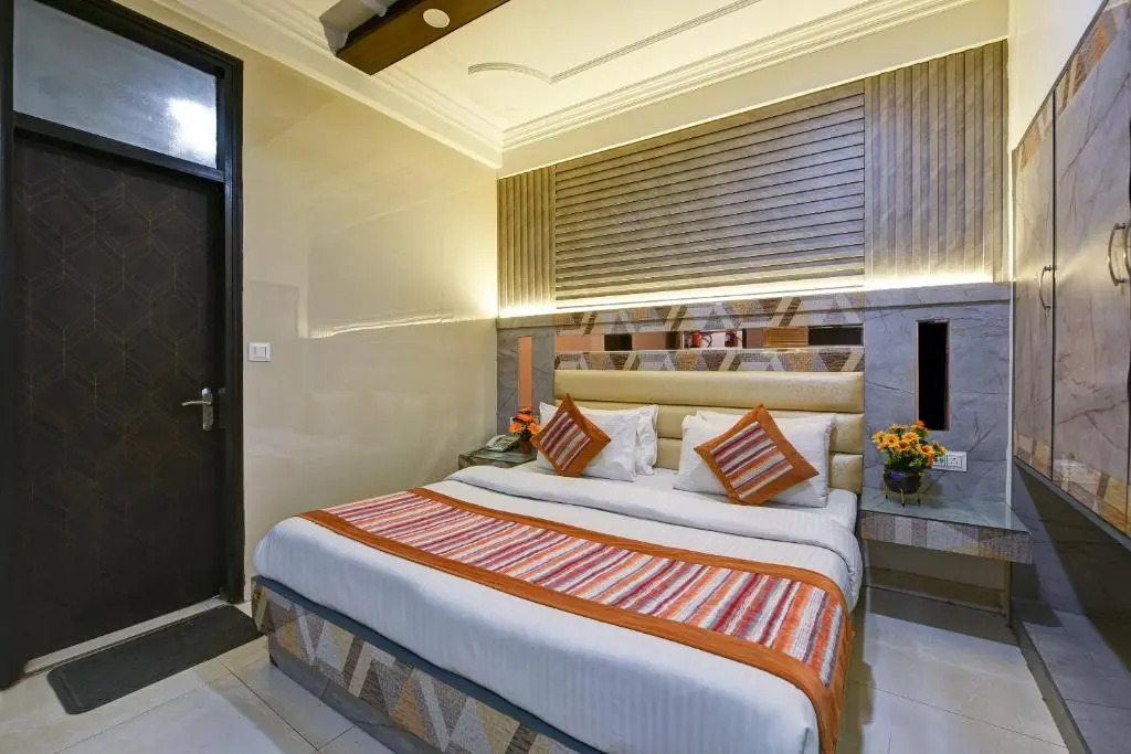 Hotel Baba Deluxe near New Delhi Railway Station and City Center -By RCG Hotels