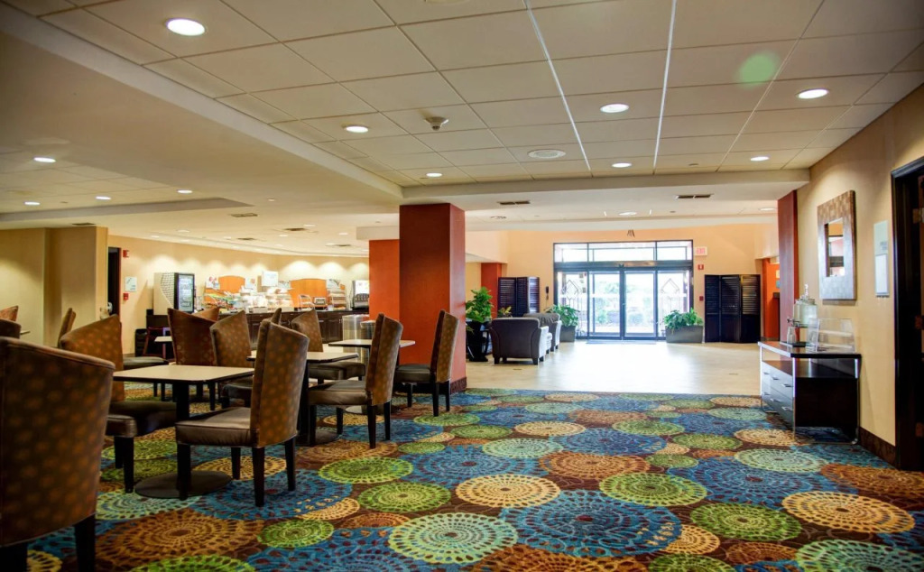 Country Inn & Suites by Radisson, Tyler University Area