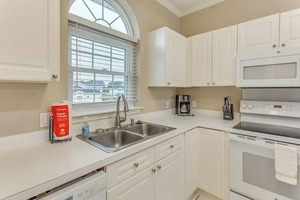 2 Mi to Ocean: Myrtle Beach Condo w/ Balcony