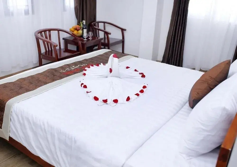 Quốc Khánh Hotel