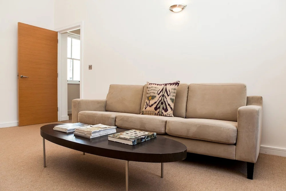 Luxurious and Spacious 3 Bed in Battersea