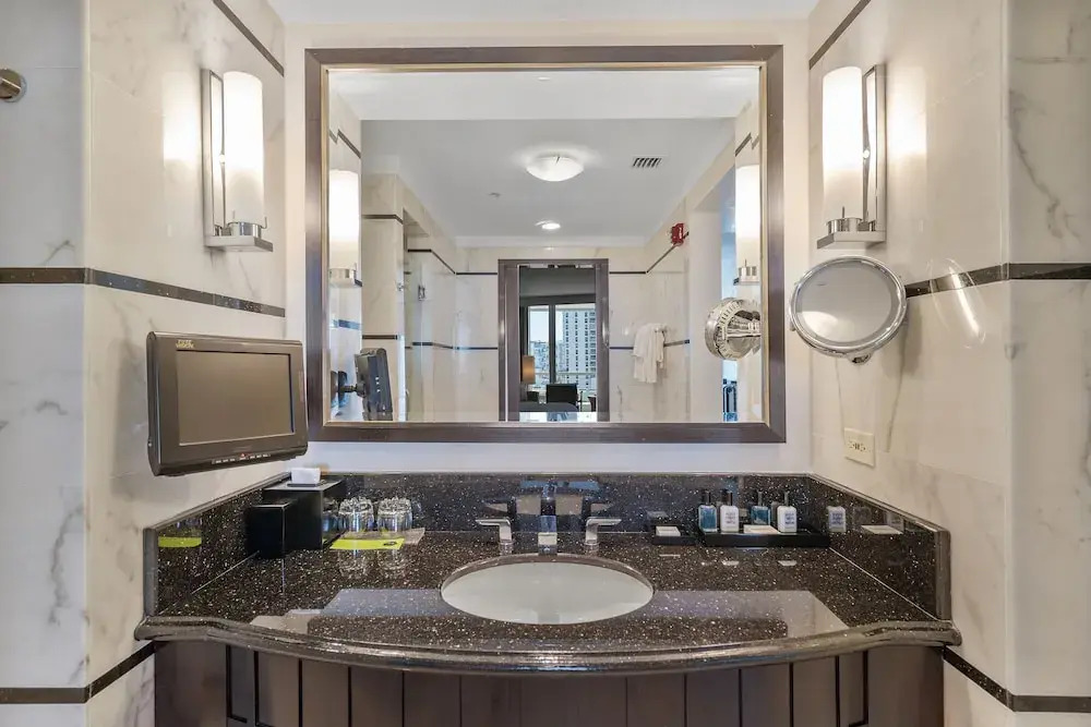 Junior Suite 2 At Sorrento Residences- Miami Beach 1 Bedroom Home by RedAwning
