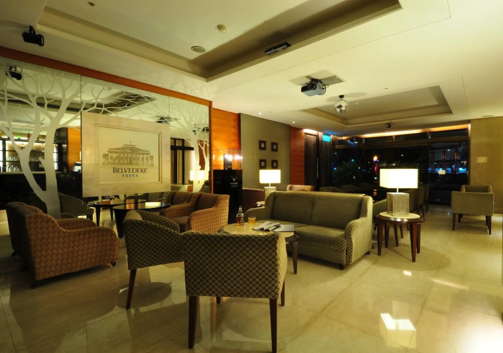 Forward Hotel