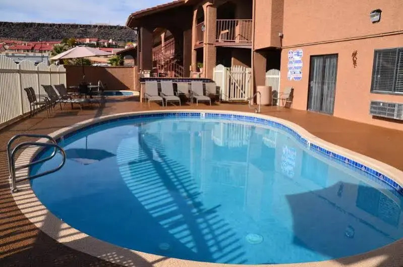 Howard Johnson by Wyndham St. George Hotel & Suites