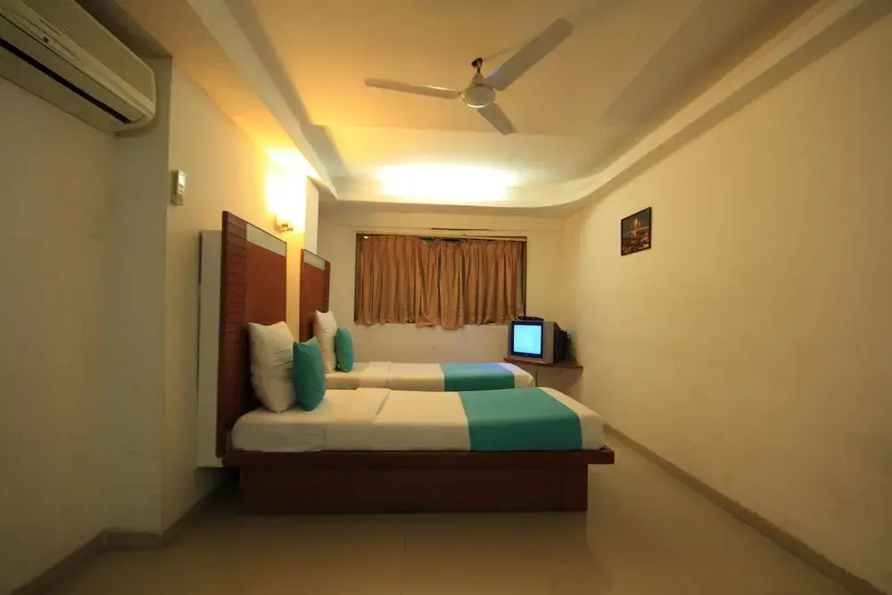 Capital O 891 Hotel Kadamb Inn