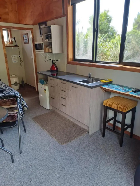 Koru Beachfront Holiday Cabins & Hot Tub