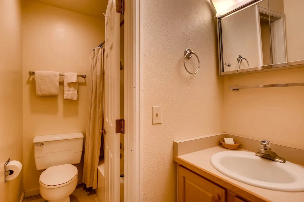 1 Br + Loft With Mountain Views 1 Bedroom Condo - No Cleaning Fee! by RedAwning