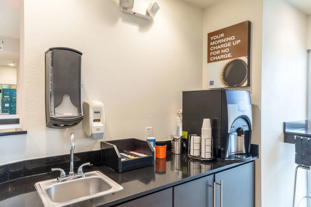Motel 6-Laredo, TX - Airport