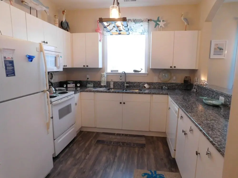 River Crossing #611 2 Bedroom Condo by Redawning
