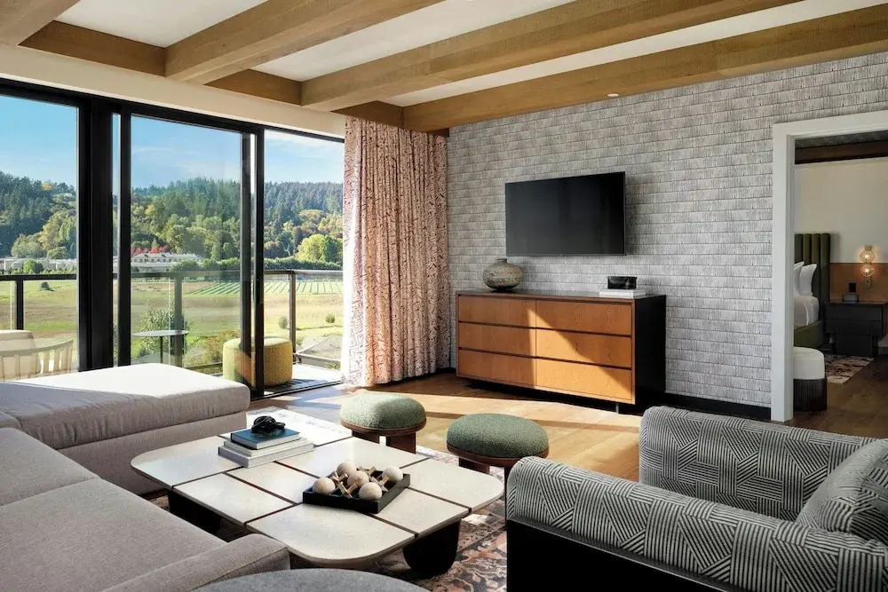 The SOMM Hotel & Spa, Autograph Collection