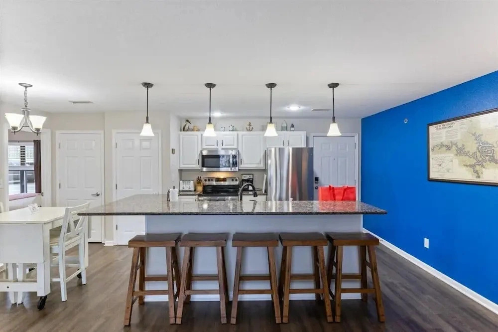 Lakefront Condo With Boat Slip
