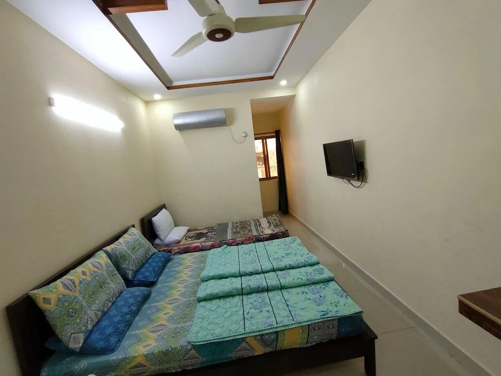 The Mall Luxury Guest House