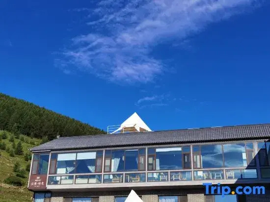 Lux Hotel · Yunju Hotel  in Mingzhai, Wutai Mountain