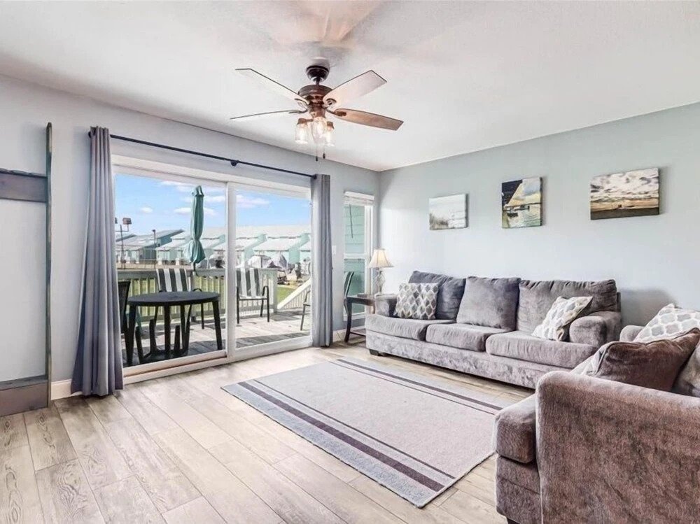Sunset Breeze 3 Bedroom Condo by RedAwning