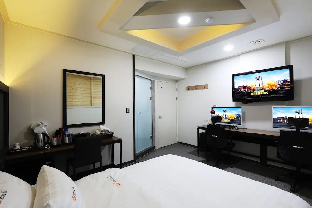 W Motel