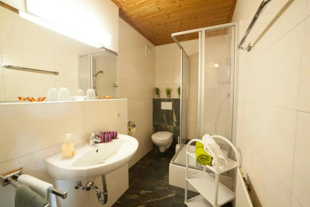 Mountainview Appartement mit Balkon und Carport