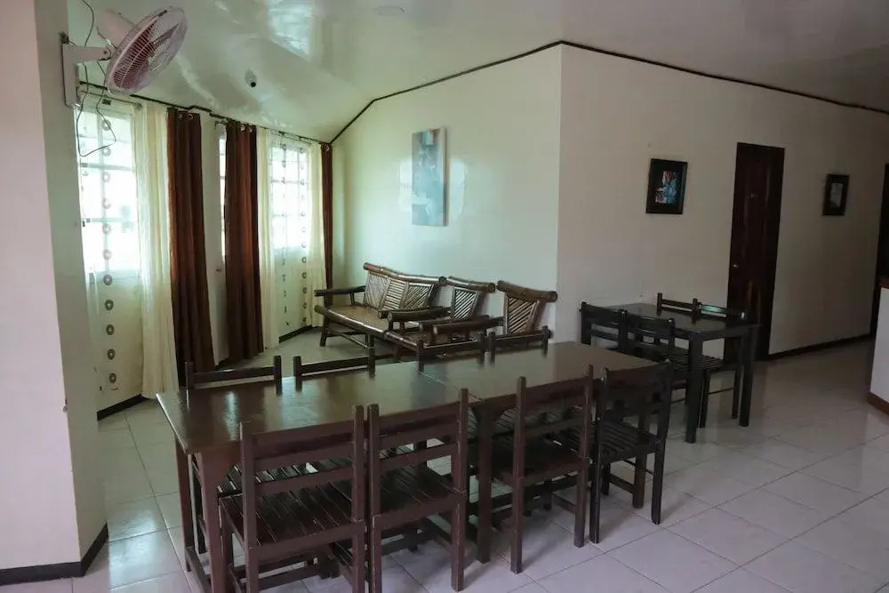 S-E Hotel and Residence