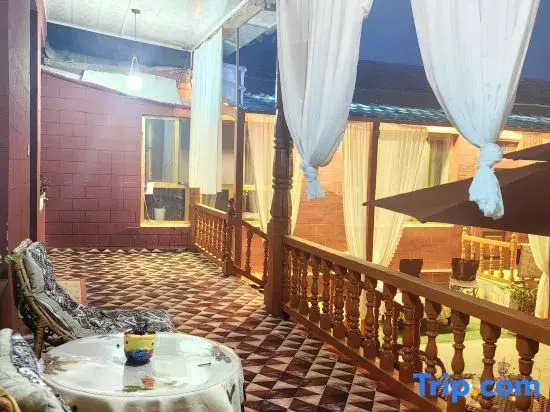 Tekes Qianyuan Bieyuan Bed and Breakfast