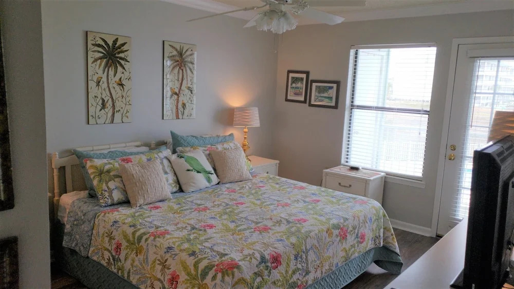 Jubilee Landing 107 by RedAwning