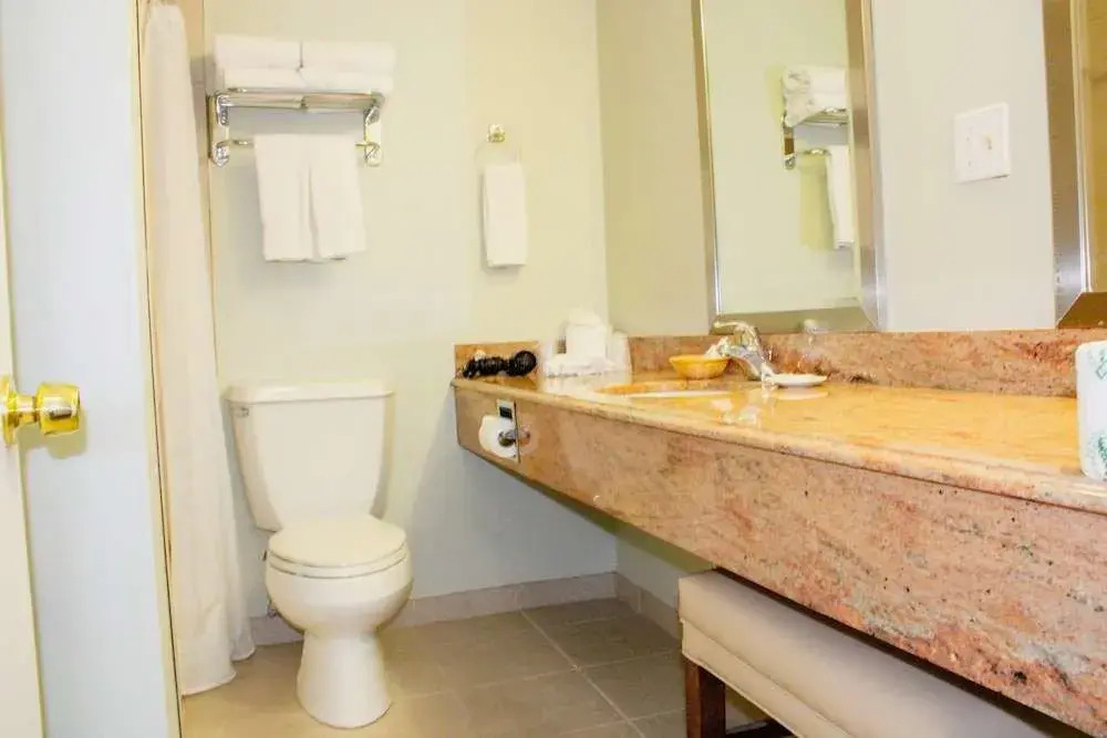 Cape Cod Irish Village - The Emerald Resort