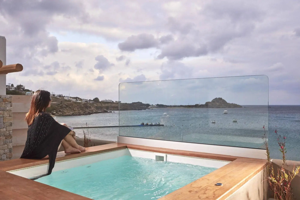 Mykonos Kosmoplaz Beach Resort Hotel