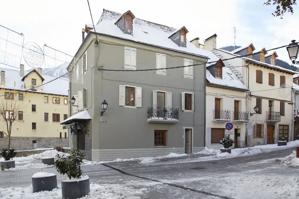 Eth Paer 1 by FeelFree Rentals
