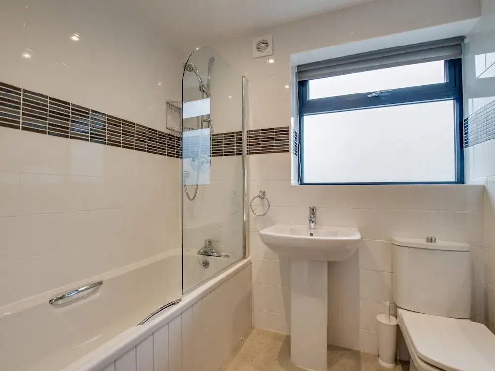 Luxurious Holiday Home With Private Garden at Chapel Stile