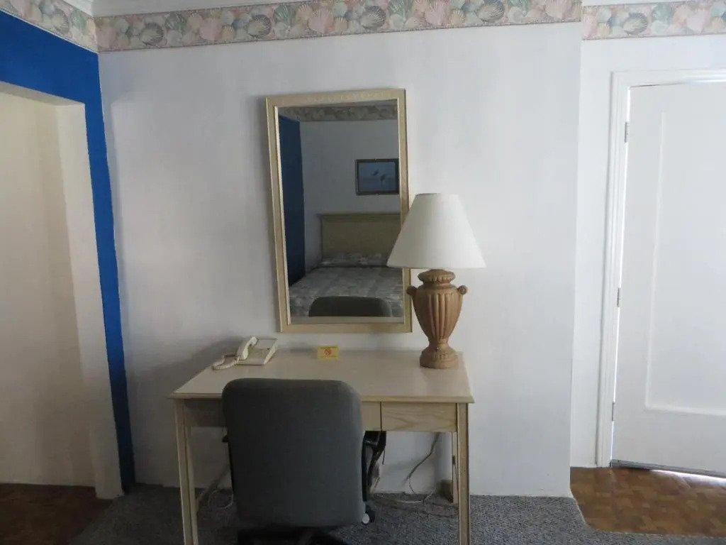 Royal Palms Motel