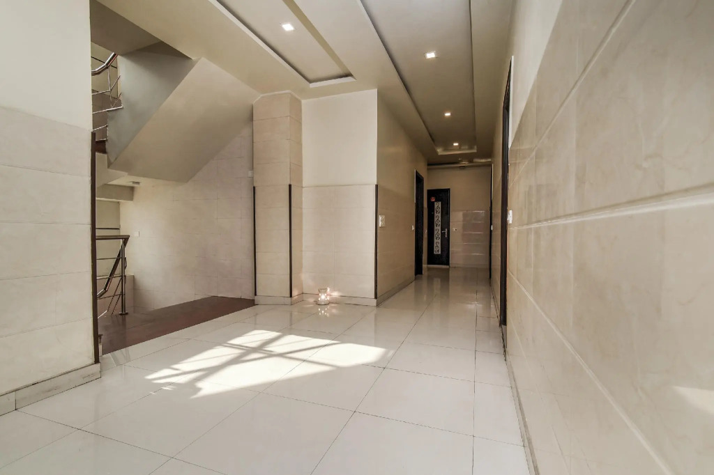 Collection O 76248 Hotel D Crown
