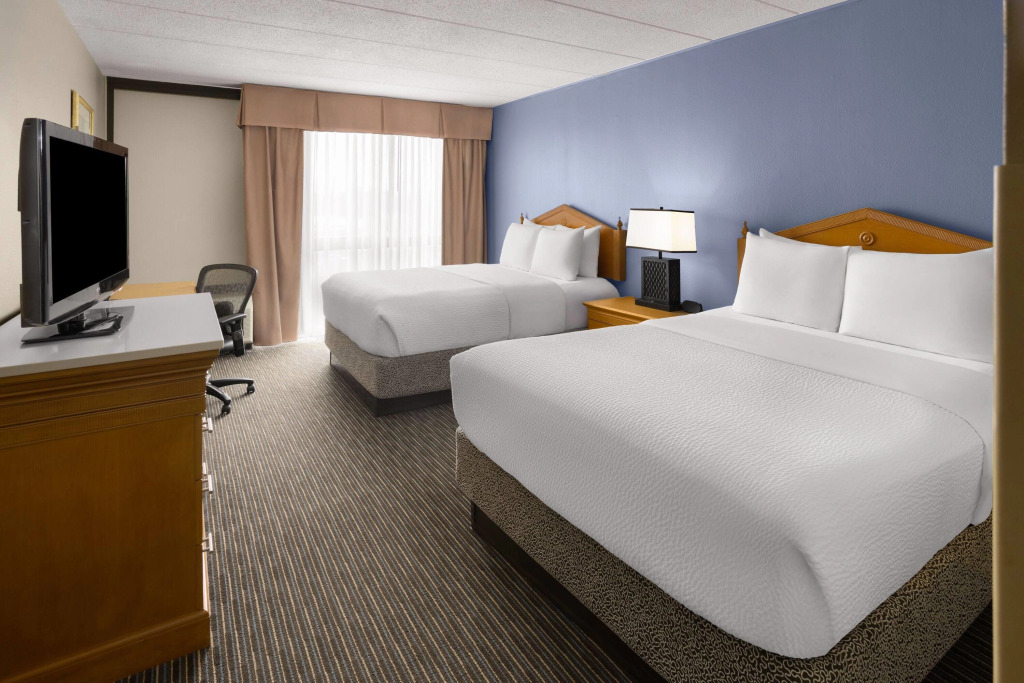 Days Hotel by Wyndham Toms River Jersey Shore