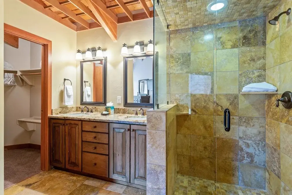 Pinnacle at Deer Valley Resort - Four Bedroom Condo with Hot Tub #1470 4 Condo